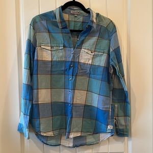 Toad&Co button long sleeve lightweight cotton plaid pattern shirt